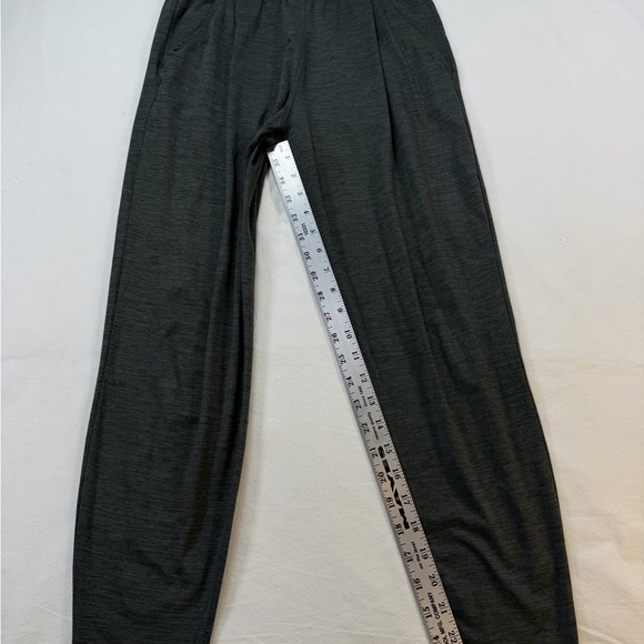 Vuori Women’s Lux At Ease Harem Jogger Size Small EUC - Picture 3 of 6